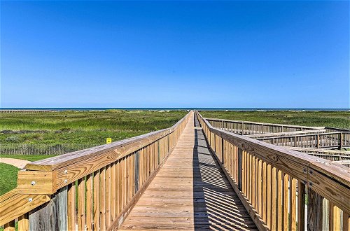 Photo 25 - Galveston Resort Condo w/ Gulf View + Beach Access