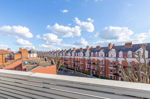 Photo 20 - Airy & Modern 1BD Flat in Maida Vale