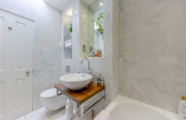 Airy & Modern 1BD Flat in Maida Vale - Photo 13
