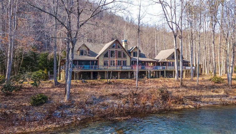 Foto 1 - 'serenity on the River' Luxe Lewisburg Cabin