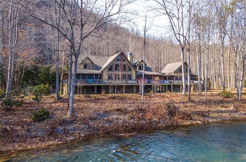 Photo 1 - 'serenity on the River' Luxe Lewisburg Cabin