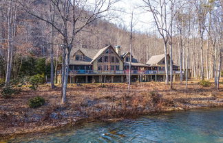 Photo 1 - 'serenity on the River' Luxe Lewisburg Cabin