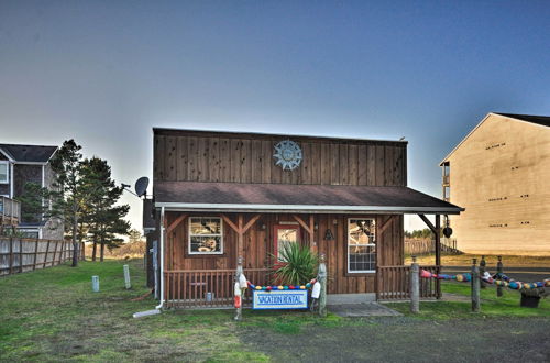 Photo 2 - Cute Studio Abode - Steps to Long Beach Boardwalk