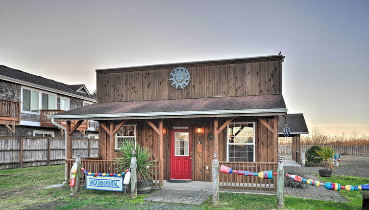 Photo 1 - Cute Studio Abode - Steps to Long Beach Boardwalk