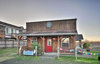 Photo 1 - Cute Studio Abode - Steps to Long Beach Boardwalk