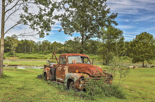 Photo 2 - Peaceful Pet-friendly Franklin Cottage on 15 Acres