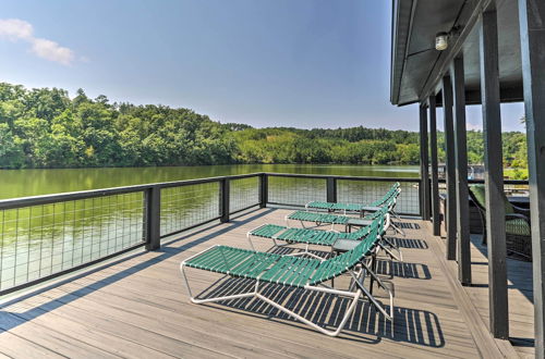 Foto 7 - Lakefront Jacksons' Gap Home w/ Deck, Dock & Views