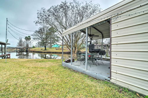 Foto 3 - Lake Livingston Hideaway w/ Dock + Gas Grill