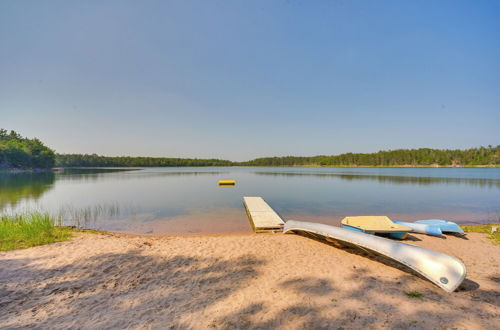 Foto 38 - Bright Minong Vacation Rental on Little Sand Lake