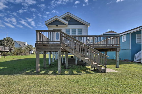 Photo 12 - Galveston Cottage w/ Deck: Walk to Beach