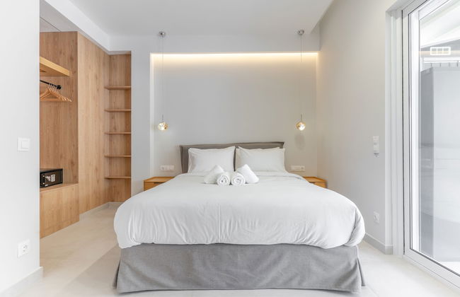 Sunny & Luxurious Penthouse with Terrace - Photo 3