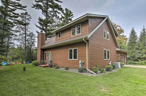 Foto 14 - Cozy Eagle River Home w/ Paddleboard & 2 Kayaks