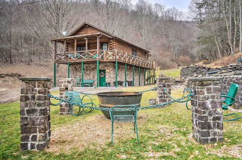 Photo 19 - Charming Austin Cabin on 96 Acres of Land