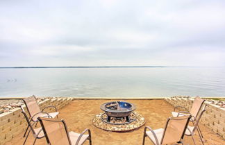 Photo 3 - Waterfront Lake Tawakoni Home w/ Fire Pit