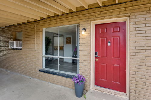 Photo 23 - Lovely Dallas Vacation Rental ~ 2 Mi to Deep Ellum