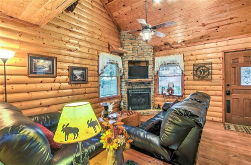 Photo 12 - Pet-friendly Cosby Log Cabin w/ Backyard & Porch