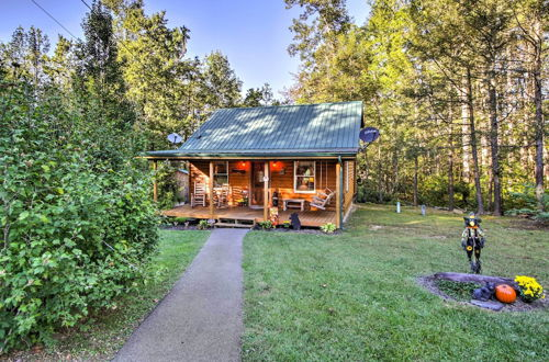 Photo 6 - Pet-friendly Cosby Log Cabin w/ Backyard & Porch