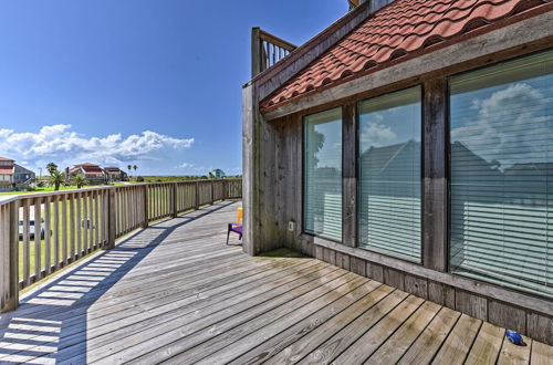 Photo 4 - Matagorda Townhome W/deck, Views, Pool Access