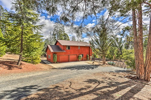 Photo 5 - Pet-friendly Escape w/ Game Room & Fire Pit