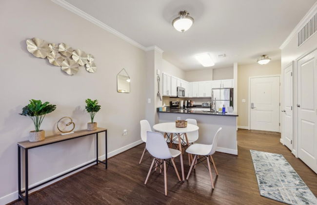 Stylish 1 BR Apartment w Movie Theater - Foto 25