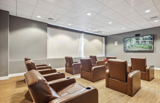 Stylish 1 BR Apartment w Movie Theater - Foto 18
