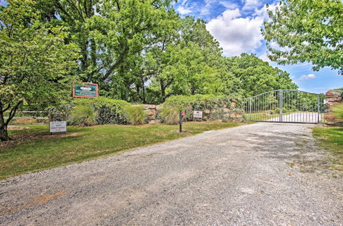 Photo 5 - Spacious & Secluded Cabin: ~25 Mi to Bentonville