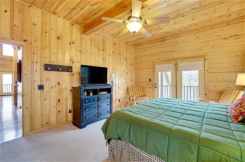 Photo 22 - Spacious & Secluded Cabin: ~25 Mi to Bentonville