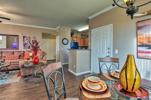 Foto 6 - Pet-friendly Mesa Condo: Patio & Resort Amenities