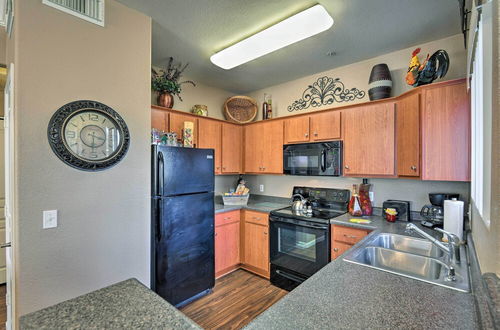 Foto 17 - Pet-friendly Mesa Condo: Patio & Resort Amenities