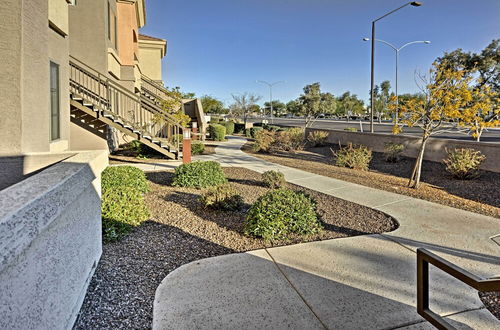 Photo 27 - Ground-floor Poolside Mesa Condo w/ Luxe Amenities