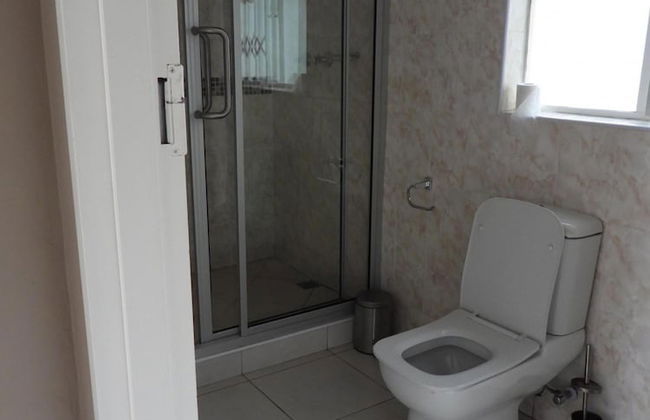 2 Bedroomed Apartment With En-suite and Kitchenette - 2070 - Foto 17