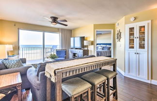 Photo 3 - Luxe Oceanfront Condo W/pool: Beach Access + Gear