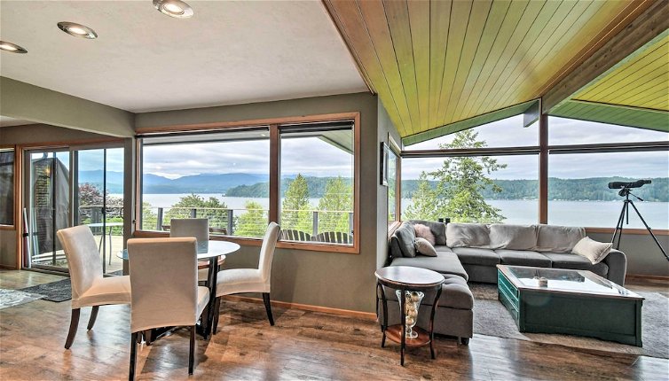 Foto 1 - Bright & Airy Home w/ Sweeping View + Hot Tub