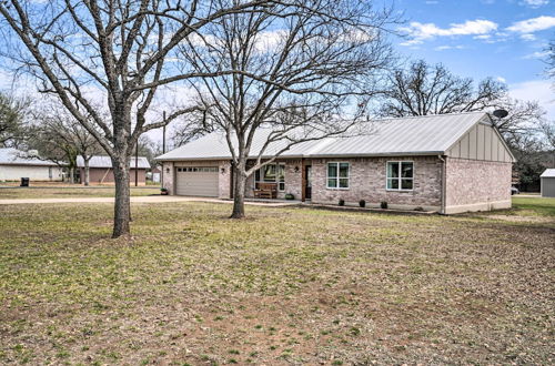 Photo 11 - Ranch House w/ Large Backyard - Near Fishing