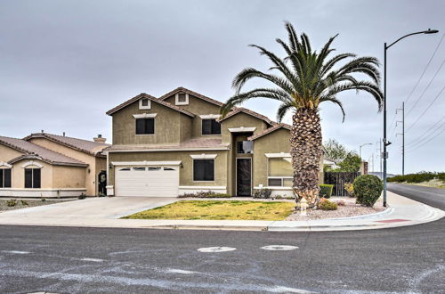 Foto 5 - Phoenix Home: Heated Pool, Patio & Mountain Views