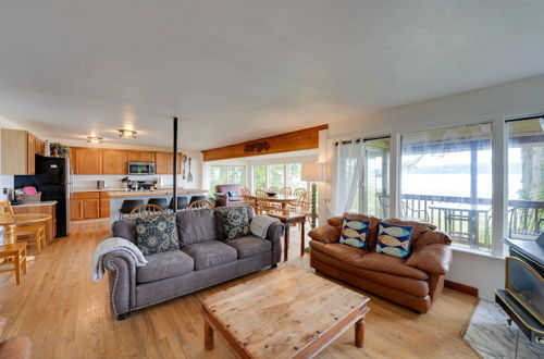Foto 31 - Cozy Beachouse: View & Deck, Steps From Skagit Bay