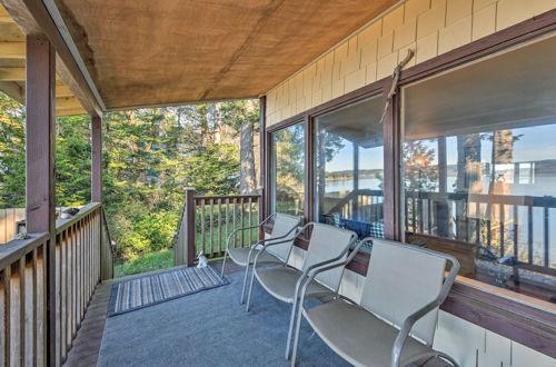 Photo 12 - Cozy Beachouse: View & Deck, Steps From Skagit Bay