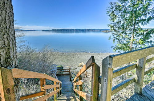 Foto 1 - Cozy Beachouse: View & Deck, Steps From Skagit Bay