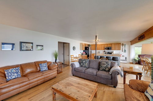 Photo 13 - Cozy Beachouse: View & Deck, Steps From Skagit Bay