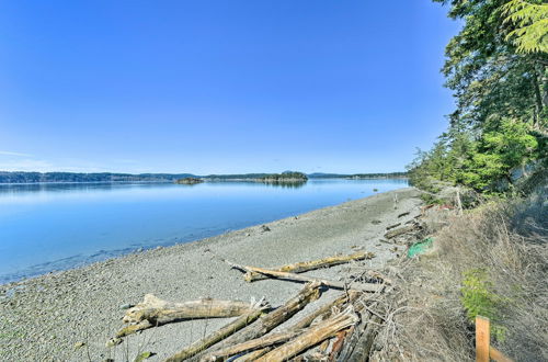 Foto 26 - Cozy Beachouse: View & Deck, Steps From Skagit Bay