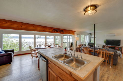 Photo 5 - Cozy Beachouse: View & Deck, Steps From Skagit Bay