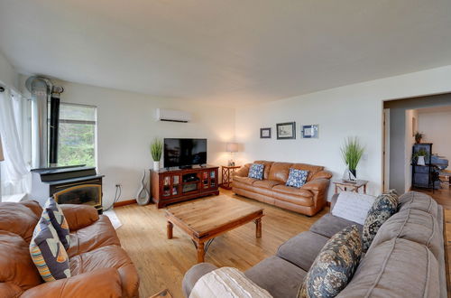 Photo 7 - Cozy Beachouse: View & Deck, Steps From Skagit Bay