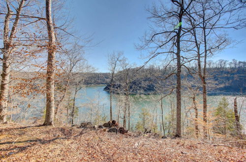 Photo 18 - Lake Cumberland Cabin w/ Views & Fishing