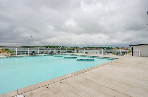 Photo 20 - Modern Topsider Condo w/ Lake View & Resort Pool