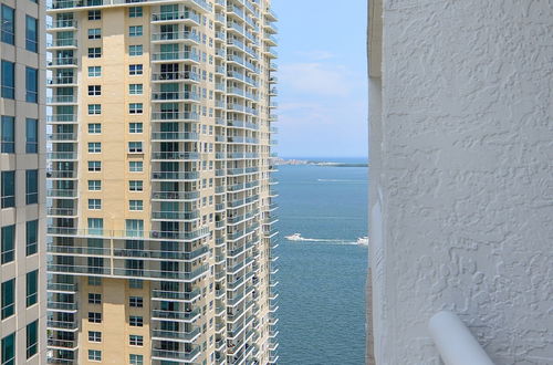 Foto 17 - Luxury Stylish Condo with Pool Brickell