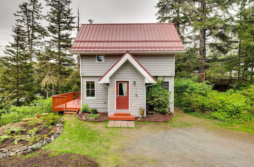 Photo 21 - Juneau Vacation Home: Stunning View + Beach Access