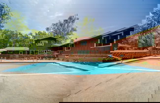 Foto 1 - Lake Erie Getaway With Private Pool & Yard