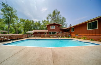 Foto 1 - Lake Erie Getaway With Private Pool & Yard