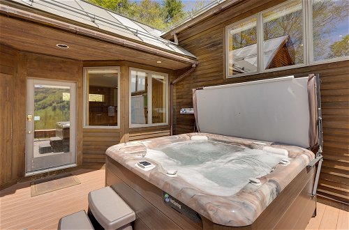 Photo 10 - Luxury Vermont Vacation Rental: Private Hot Tub