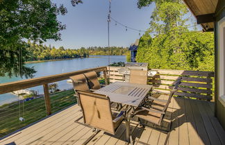 Photo 1 - Silver Creek Vacation Rental on Mayfield Lake